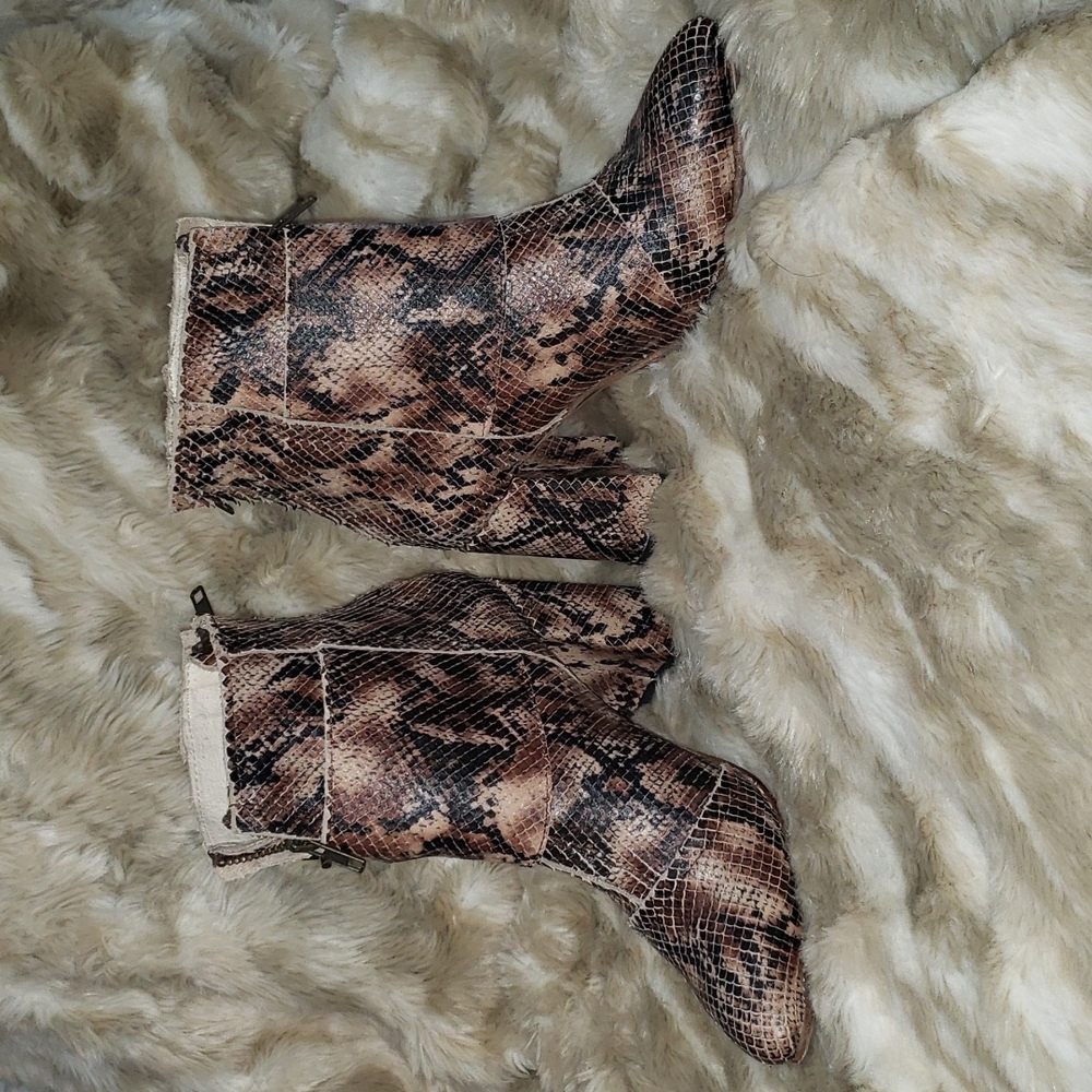 Freebird Joey Boots Snake Print Size 9 - image 6